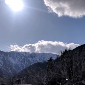 Meet your Posher, Yeem